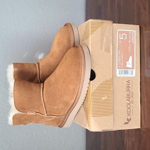 Kookaburra by Ugg size 5 Chestnut